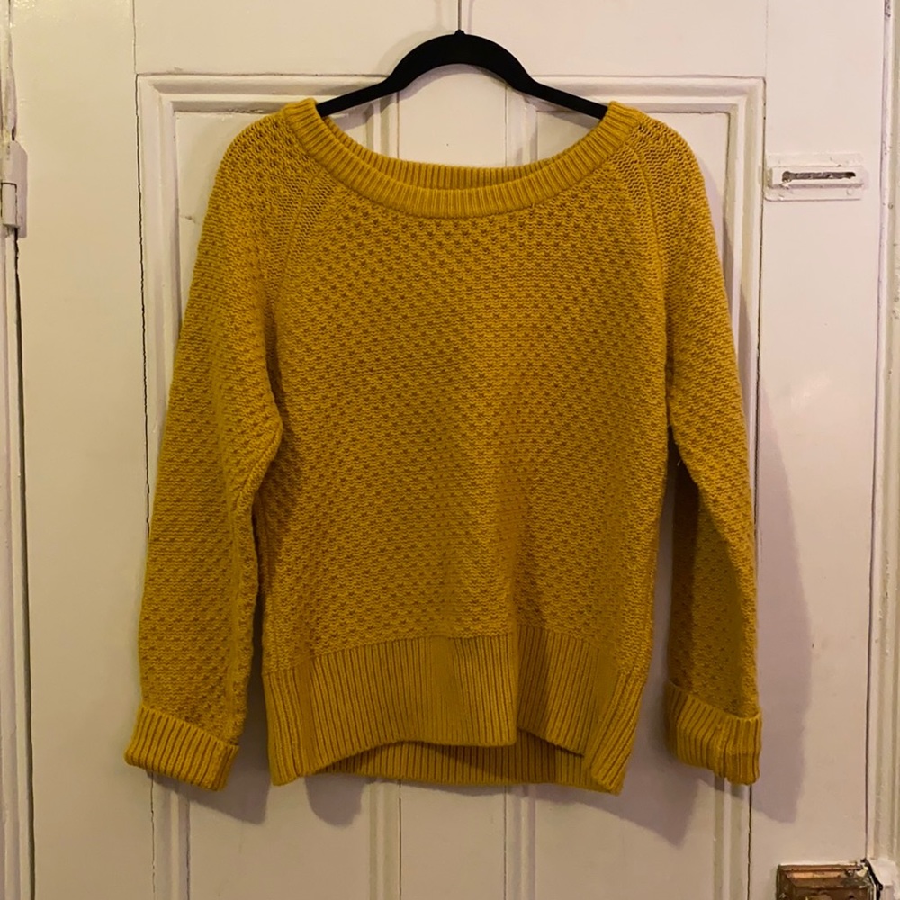 G.H. Bass & Co. yellow sweater Sz XL